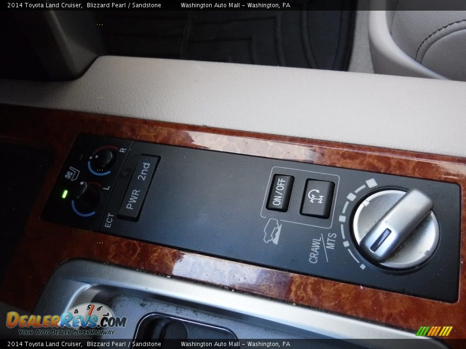 2014 Toyota Land Cruiser Blizzard Pearl / Sandstone Photo #10