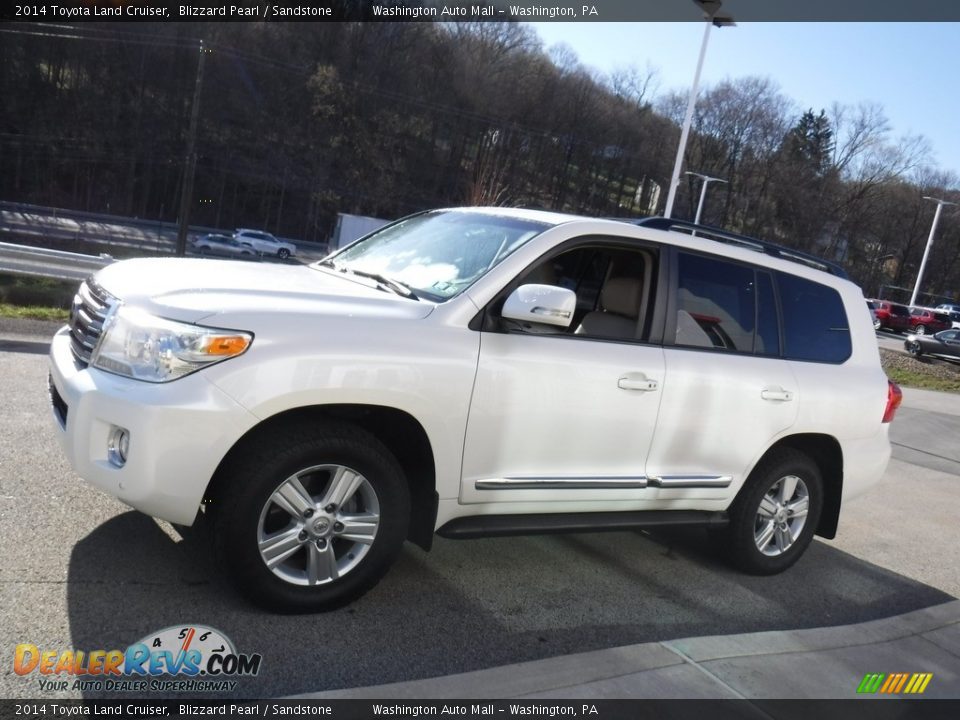 2014 Toyota Land Cruiser Blizzard Pearl / Sandstone Photo #16