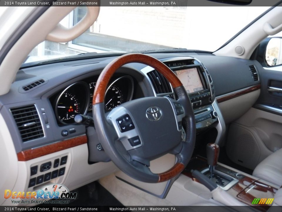 2014 Toyota Land Cruiser Blizzard Pearl / Sandstone Photo #22
