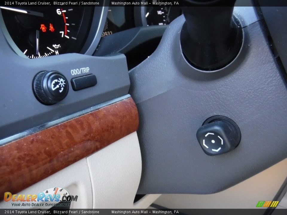 2014 Toyota Land Cruiser Blizzard Pearl / Sandstone Photo #23