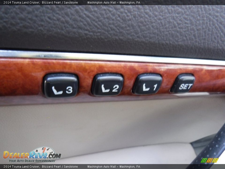 2014 Toyota Land Cruiser Blizzard Pearl / Sandstone Photo #24