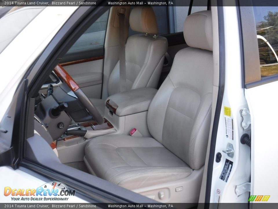 2014 Toyota Land Cruiser Blizzard Pearl / Sandstone Photo #26