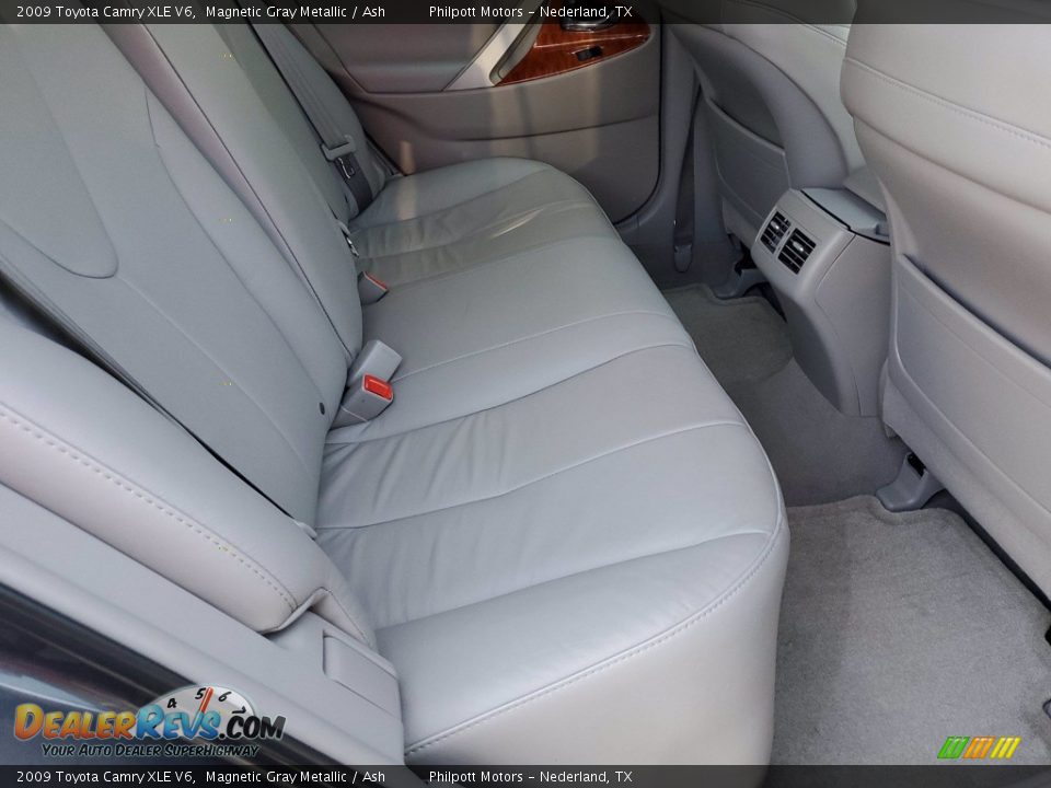 2009 Toyota Camry XLE V6 Magnetic Gray Metallic / Ash Photo #24