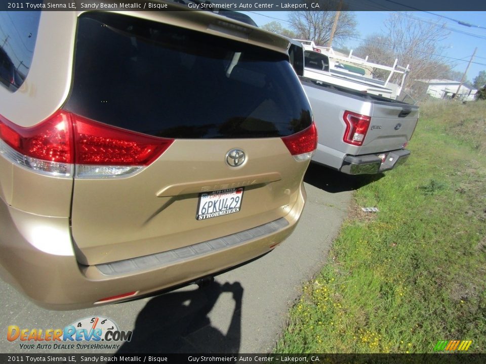 2011 Toyota Sienna LE Sandy Beach Metallic / Bisque Photo #16