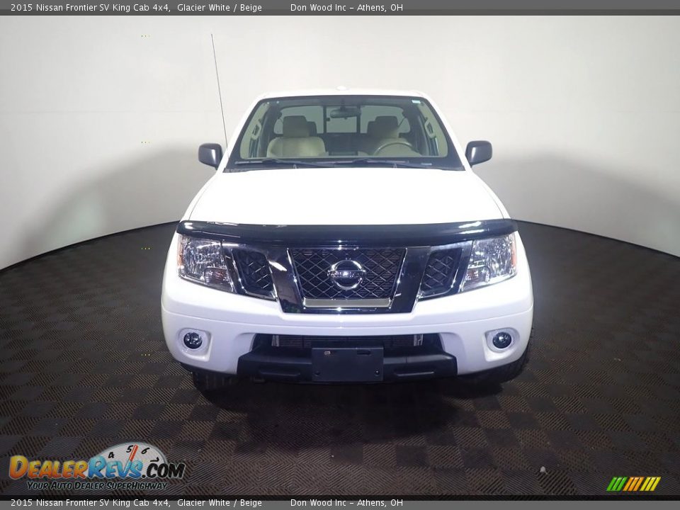 2015 Nissan Frontier SV King Cab 4x4 Glacier White / Beige Photo #4