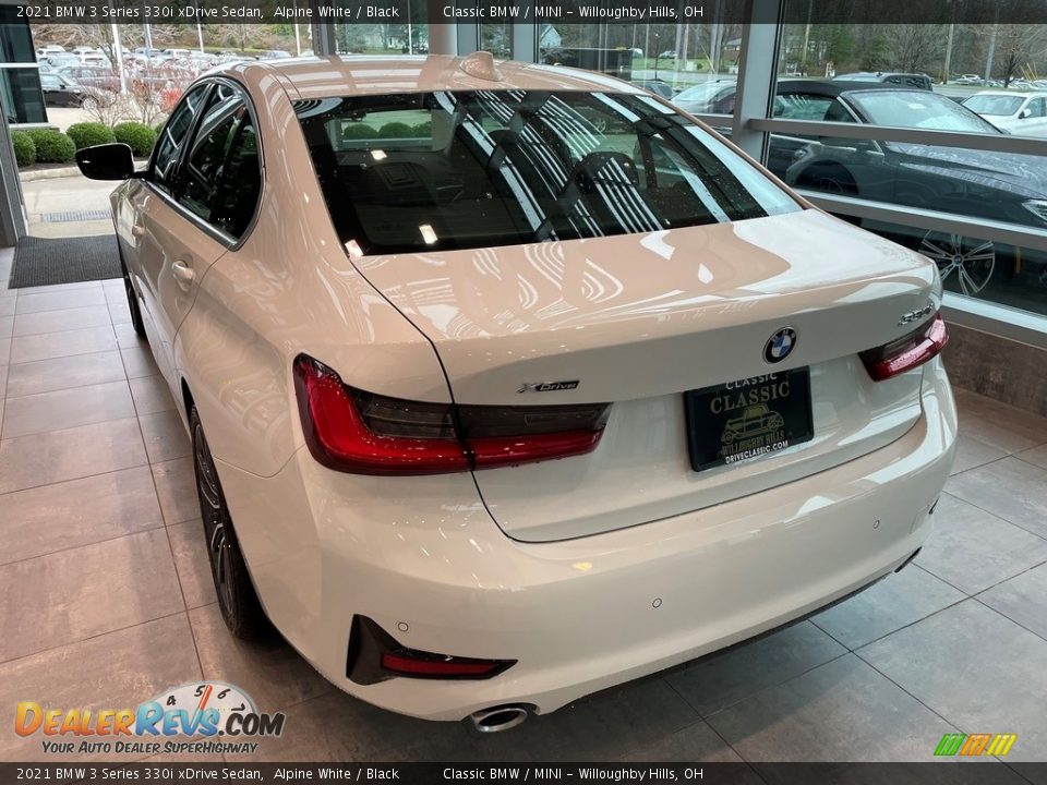 2021 BMW 3 Series 330i xDrive Sedan Alpine White / Black Photo #2