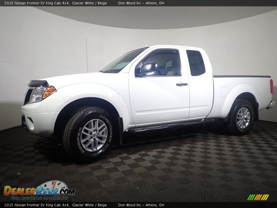 2015 Nissan Frontier SV King Cab 4x4 Glacier White / Beige Photo #7