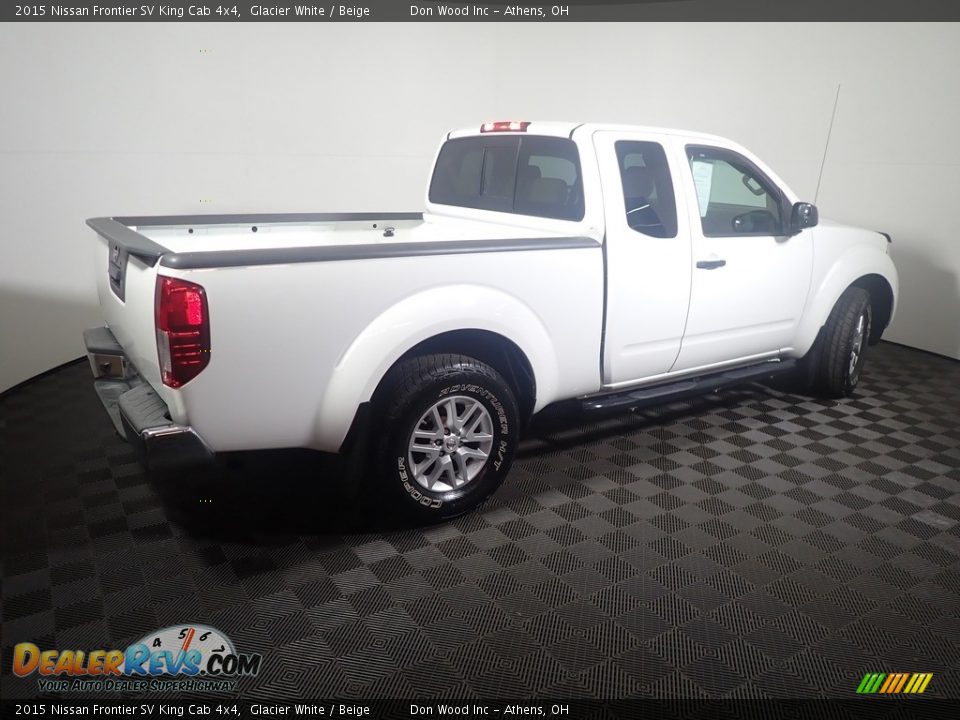 2015 Nissan Frontier SV King Cab 4x4 Glacier White / Beige Photo #15