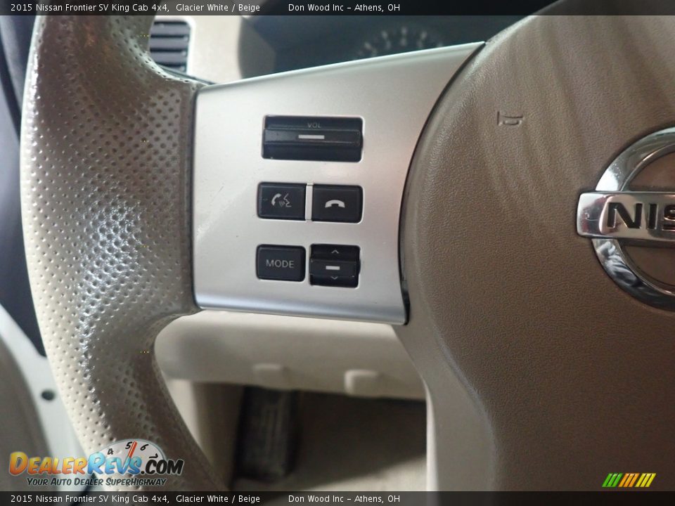 2015 Nissan Frontier SV King Cab 4x4 Glacier White / Beige Photo #27