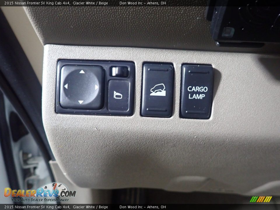 2015 Nissan Frontier SV King Cab 4x4 Glacier White / Beige Photo #29