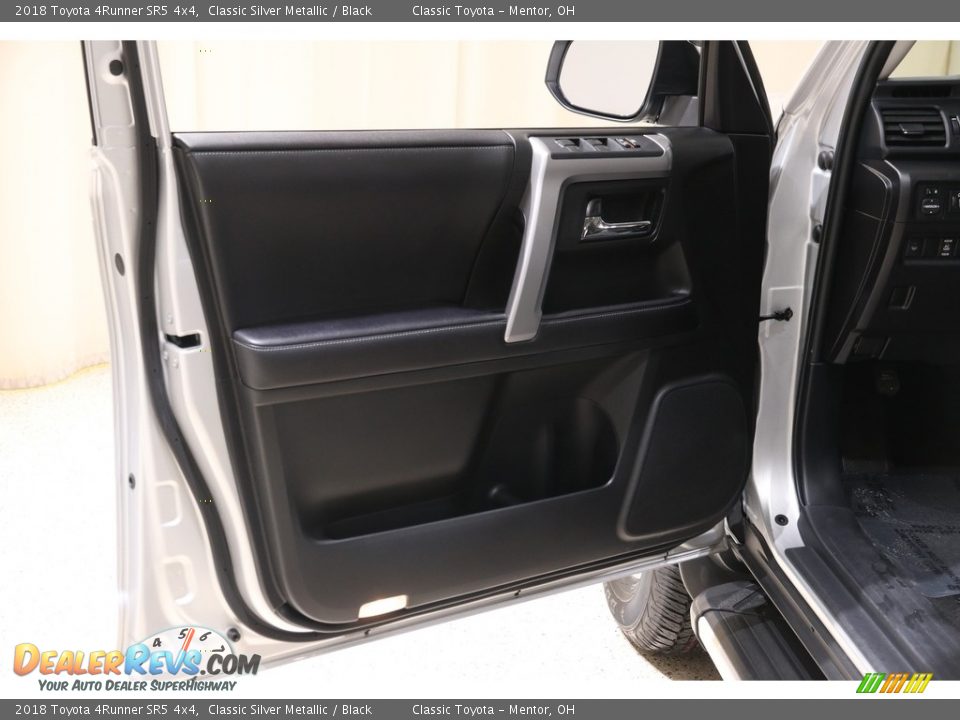 2018 Toyota 4Runner SR5 4x4 Classic Silver Metallic / Black Photo #4