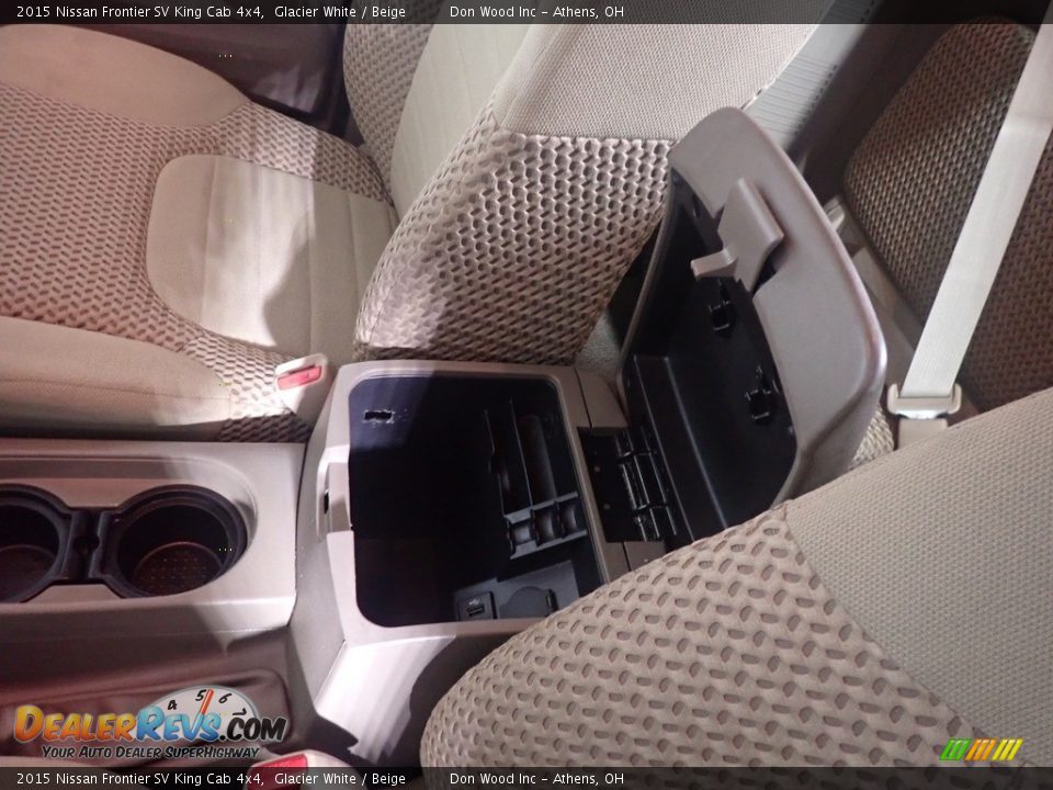 2015 Nissan Frontier SV King Cab 4x4 Glacier White / Beige Photo #32