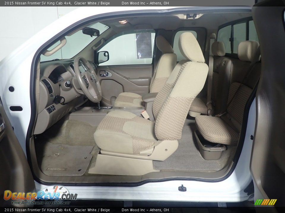 2015 Nissan Frontier SV King Cab 4x4 Glacier White / Beige Photo #34