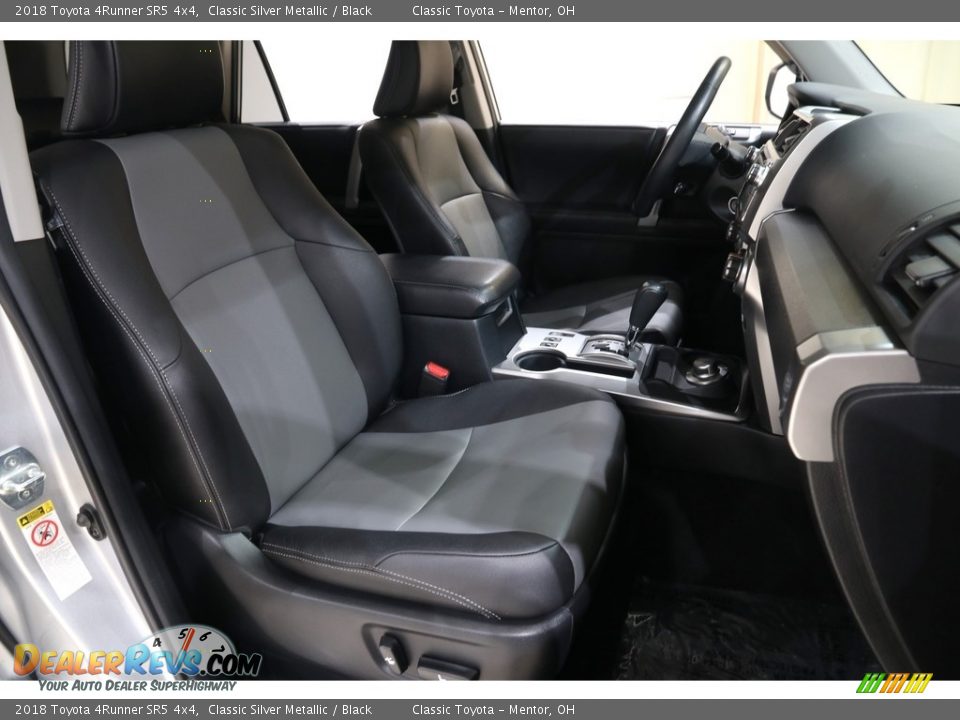 2018 Toyota 4Runner SR5 4x4 Classic Silver Metallic / Black Photo #17