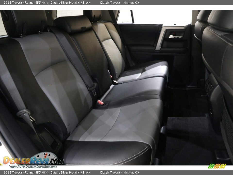 2018 Toyota 4Runner SR5 4x4 Classic Silver Metallic / Black Photo #18