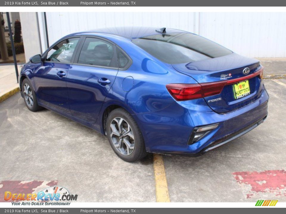 2019 Kia Forte LXS Sea Blue / Black Photo #5