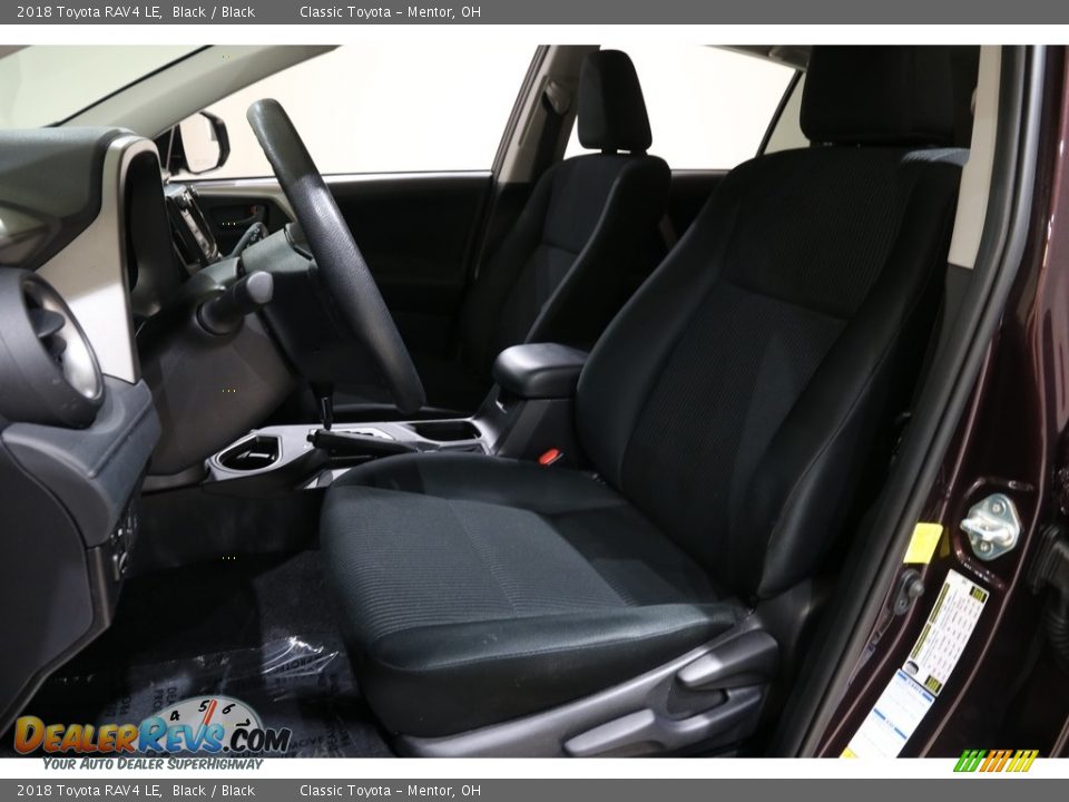 2018 Toyota RAV4 LE Black / Black Photo #5