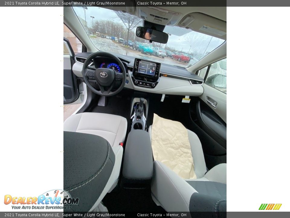 2021 Toyota Corolla Hybrid LE Super White / Light Gray/Moonstone Photo #4