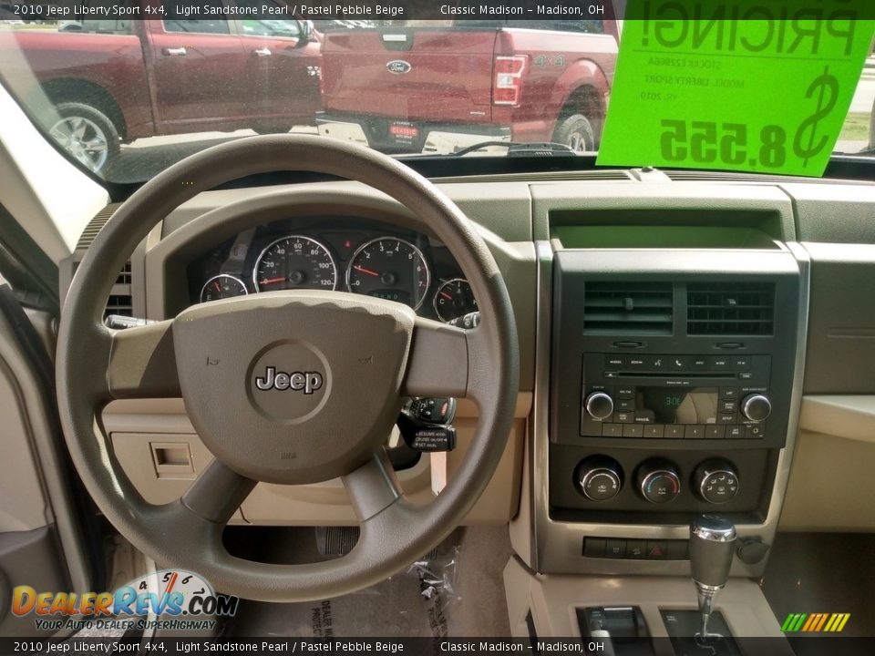 2010 Jeep Liberty Sport 4x4 Light Sandstone Pearl / Pastel Pebble Beige Photo #3