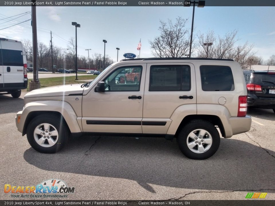 2010 Jeep Liberty Sport 4x4 Light Sandstone Pearl / Pastel Pebble Beige Photo #5
