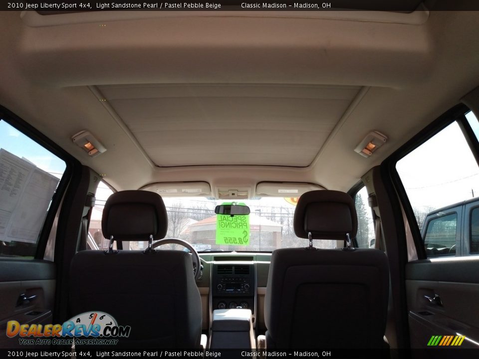 2010 Jeep Liberty Sport 4x4 Light Sandstone Pearl / Pastel Pebble Beige Photo #18