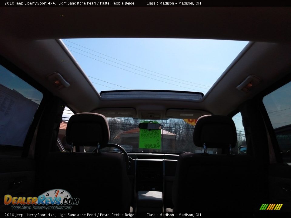 2010 Jeep Liberty Sport 4x4 Light Sandstone Pearl / Pastel Pebble Beige Photo #19
