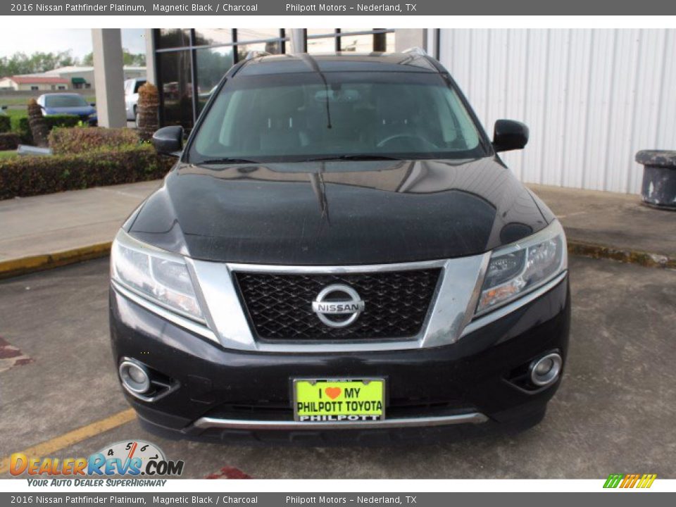 2016 Nissan Pathfinder Platinum Magnetic Black / Charcoal Photo #2