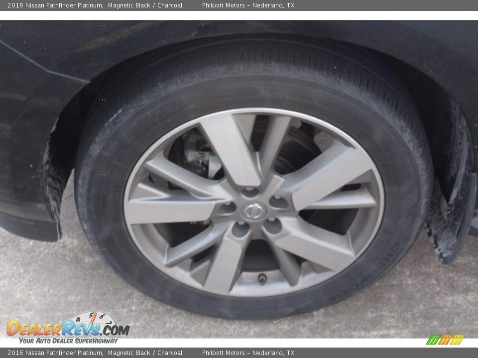 2016 Nissan Pathfinder Platinum Wheel Photo #4