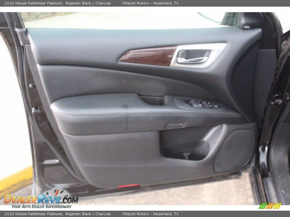 Door Panel of 2016 Nissan Pathfinder Platinum Photo #9