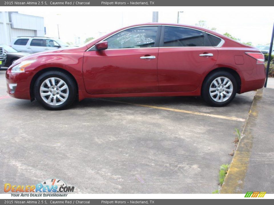 2015 Nissan Altima 2.5 S Cayenne Red / Charcoal Photo #4