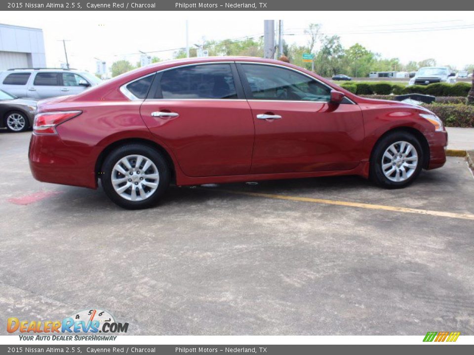 2015 Nissan Altima 2.5 S Cayenne Red / Charcoal Photo #8