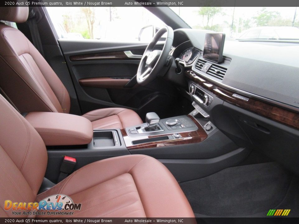 Front Seat of 2020 Audi Q5 Premium quattro Photo #12