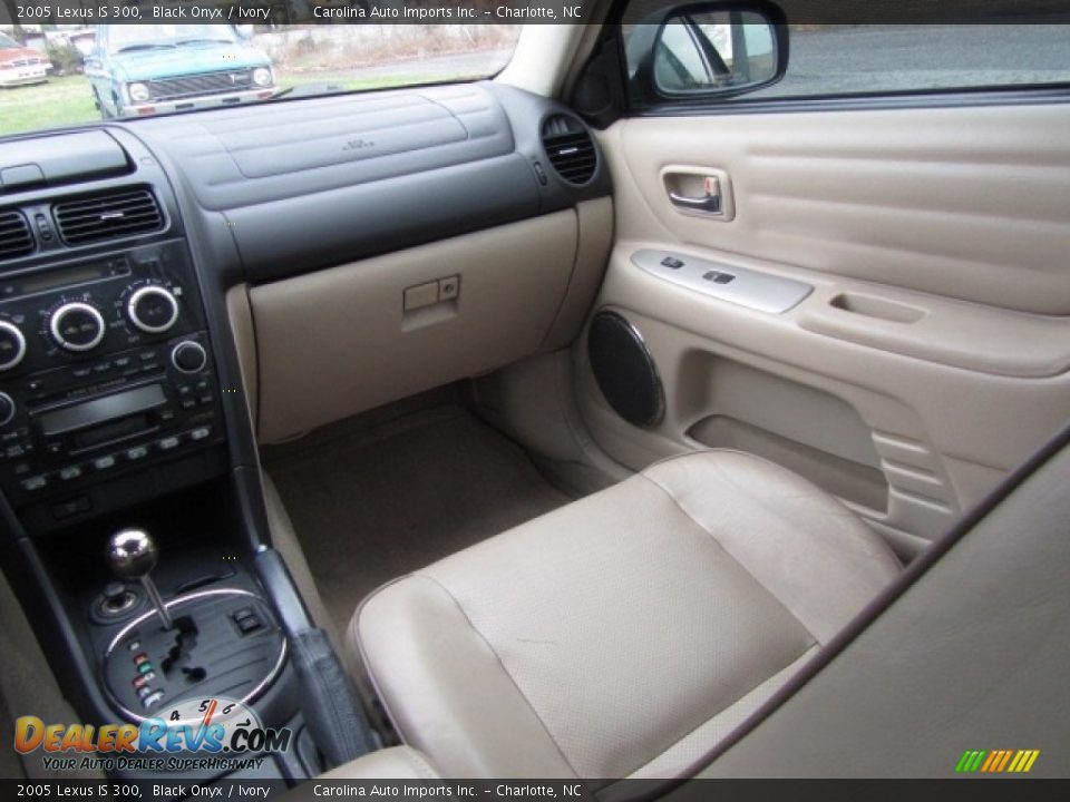 2005 Lexus IS 300 Black Onyx / Ivory Photo #14