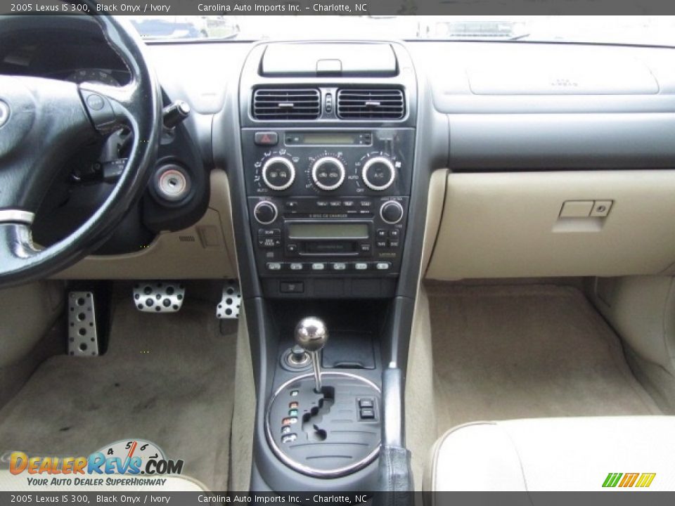 2005 Lexus IS 300 Black Onyx / Ivory Photo #15