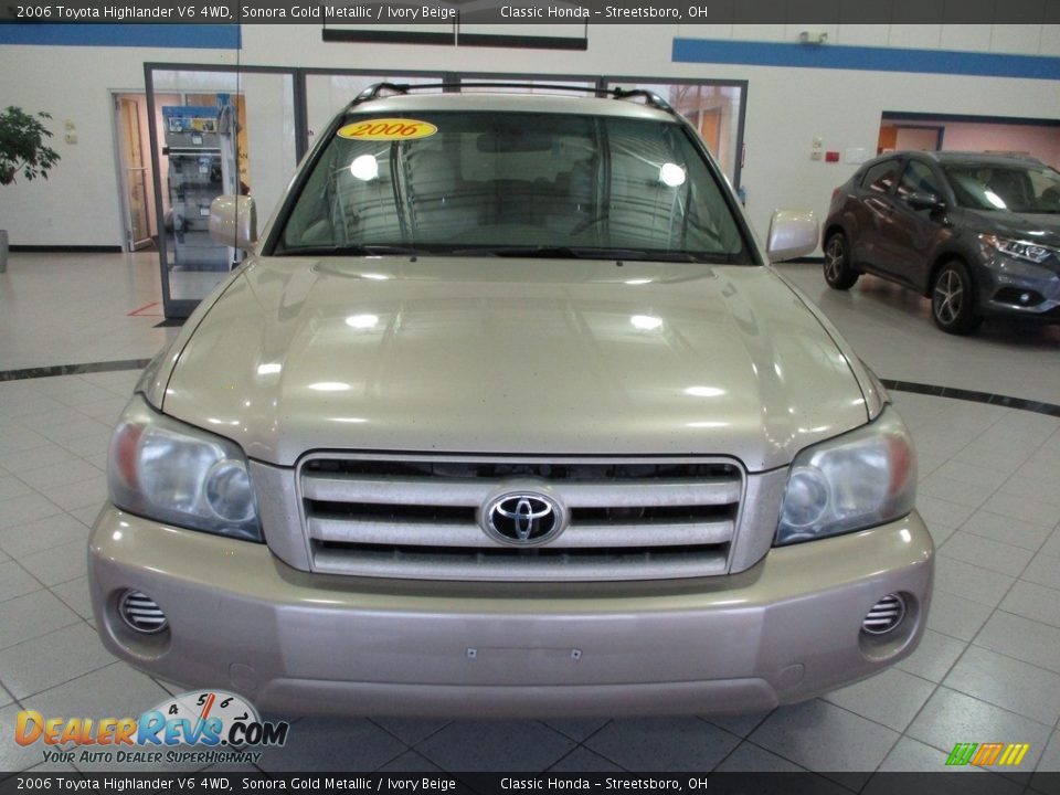 2006 Toyota Highlander V6 4WD Sonora Gold Metallic / Ivory Beige Photo #2