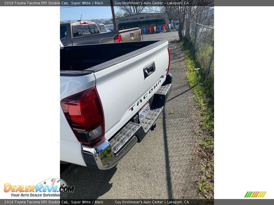 2019 Toyota Tacoma SR5 Double Cab Super White / Black Photo #9
