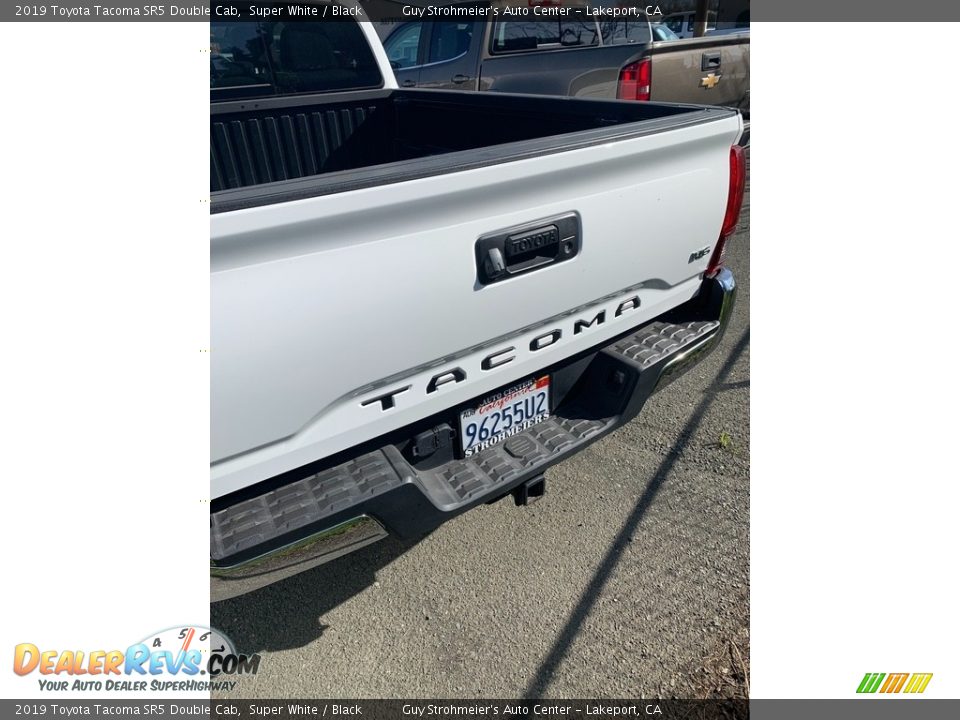 2019 Toyota Tacoma SR5 Double Cab Super White / Black Photo #12