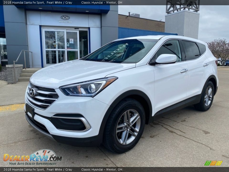 Front 3/4 View of 2018 Hyundai Santa Fe Sport  Photo #1