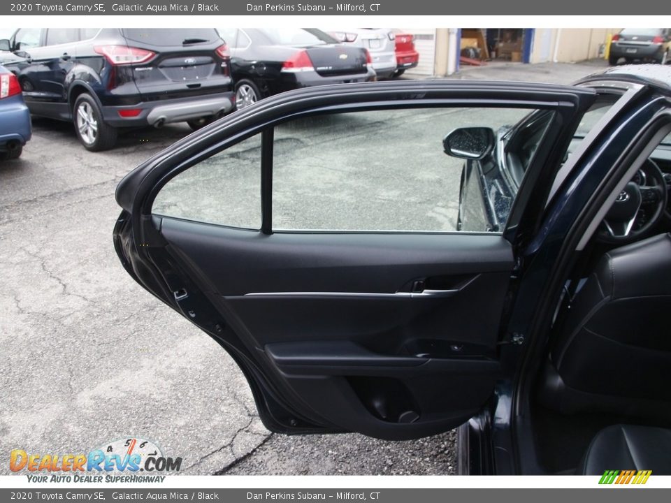 2020 Toyota Camry SE Galactic Aqua Mica / Black Photo #11