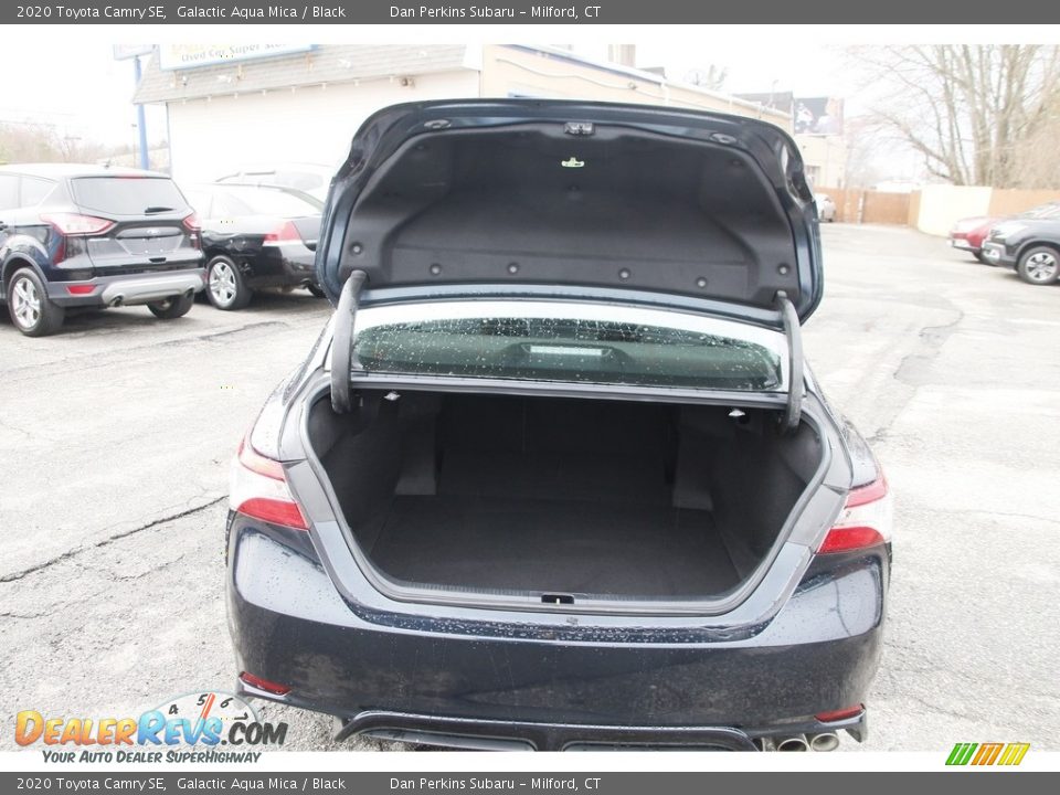 2020 Toyota Camry SE Galactic Aqua Mica / Black Photo #13