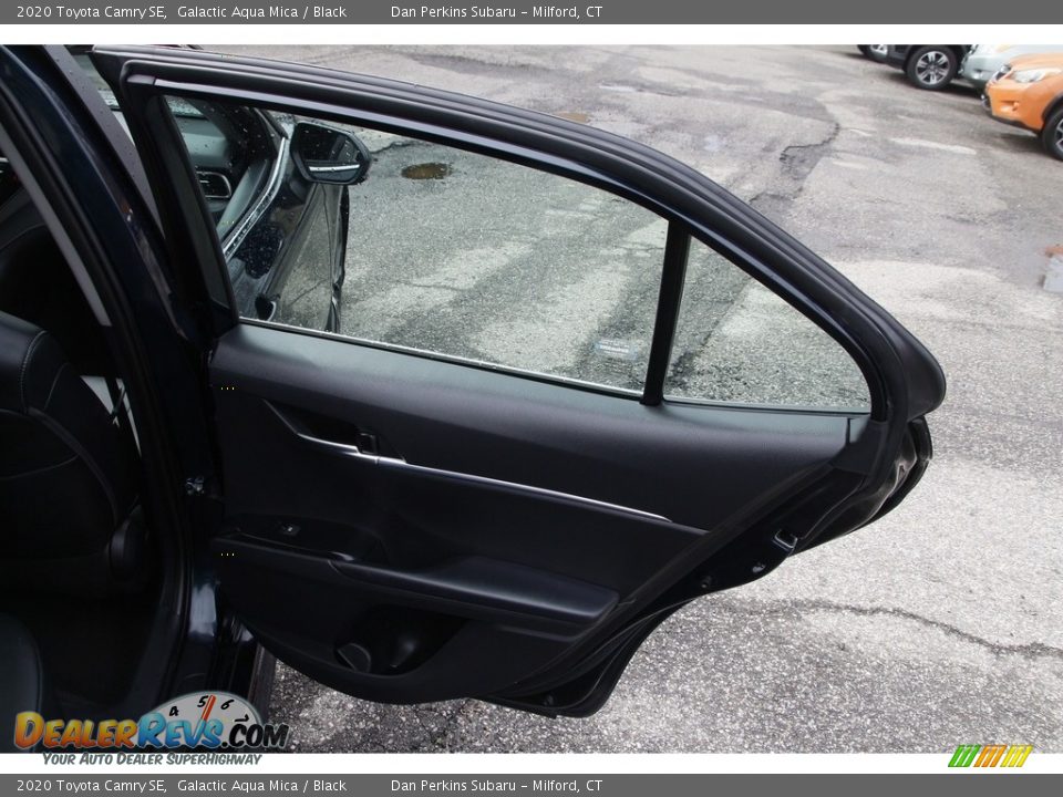 2020 Toyota Camry SE Galactic Aqua Mica / Black Photo #14