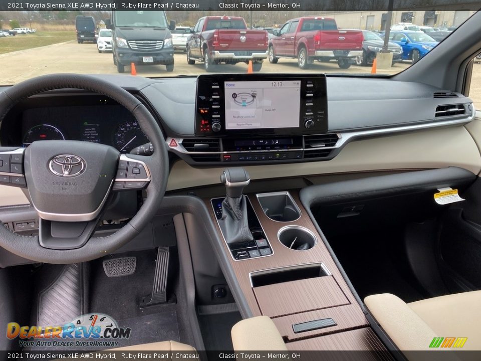 2021 Toyota Sienna XLE AWD Hybrid Ruby Flare Pearl / Chateau Photo #4