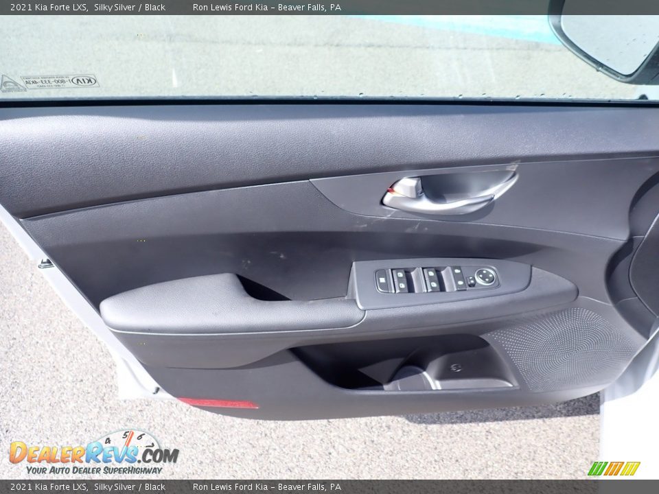 2021 Kia Forte LXS Silky Silver / Black Photo #15