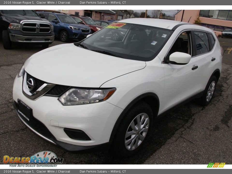 2016 Nissan Rogue S Glacier White / Charcoal Photo #1