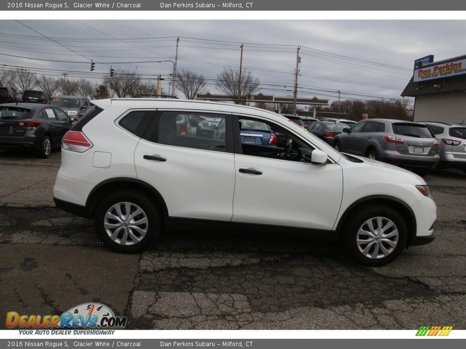 2016 Nissan Rogue S Glacier White / Charcoal Photo #4