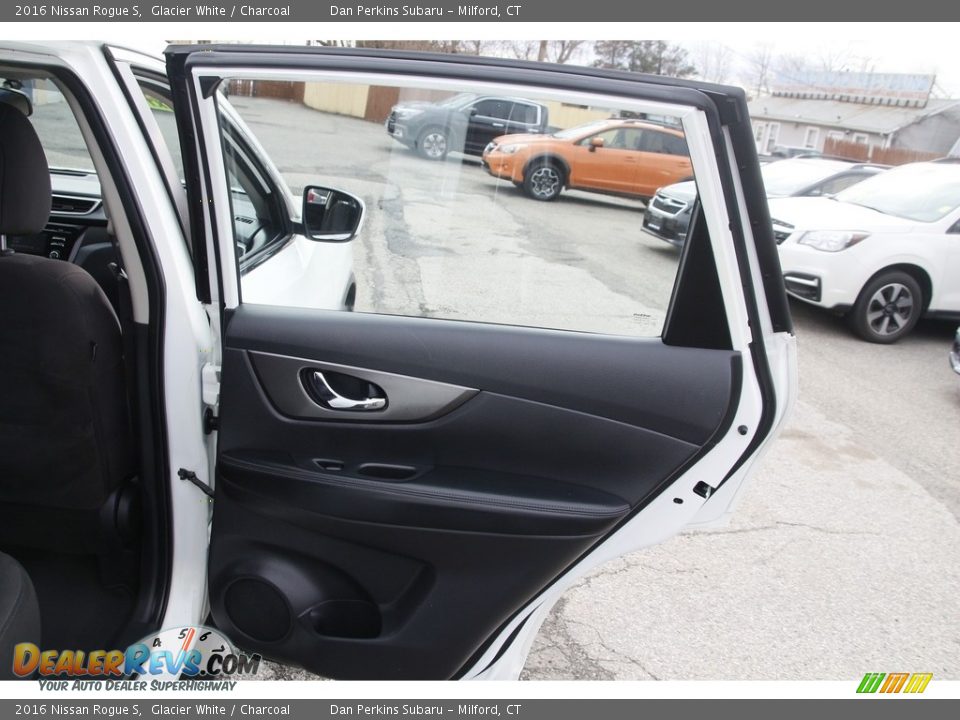 2016 Nissan Rogue S Glacier White / Charcoal Photo #14