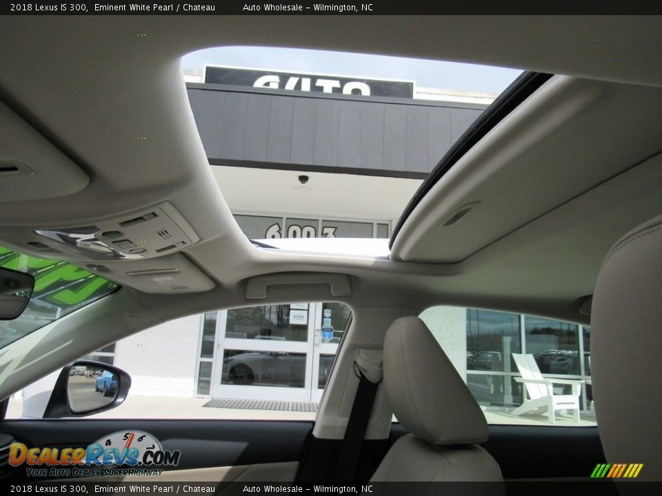 2018 Lexus IS 300 Eminent White Pearl / Chateau Photo #14