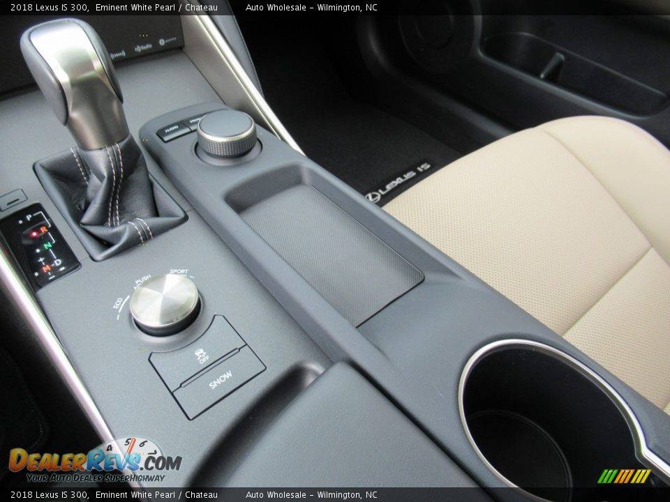 2018 Lexus IS 300 Eminent White Pearl / Chateau Photo #20