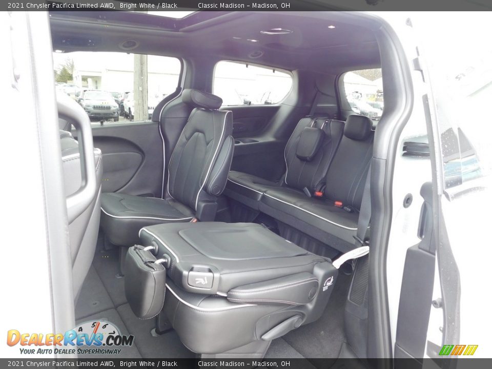 2021 Chrysler Pacifica Limited AWD Bright White / Black Photo #3