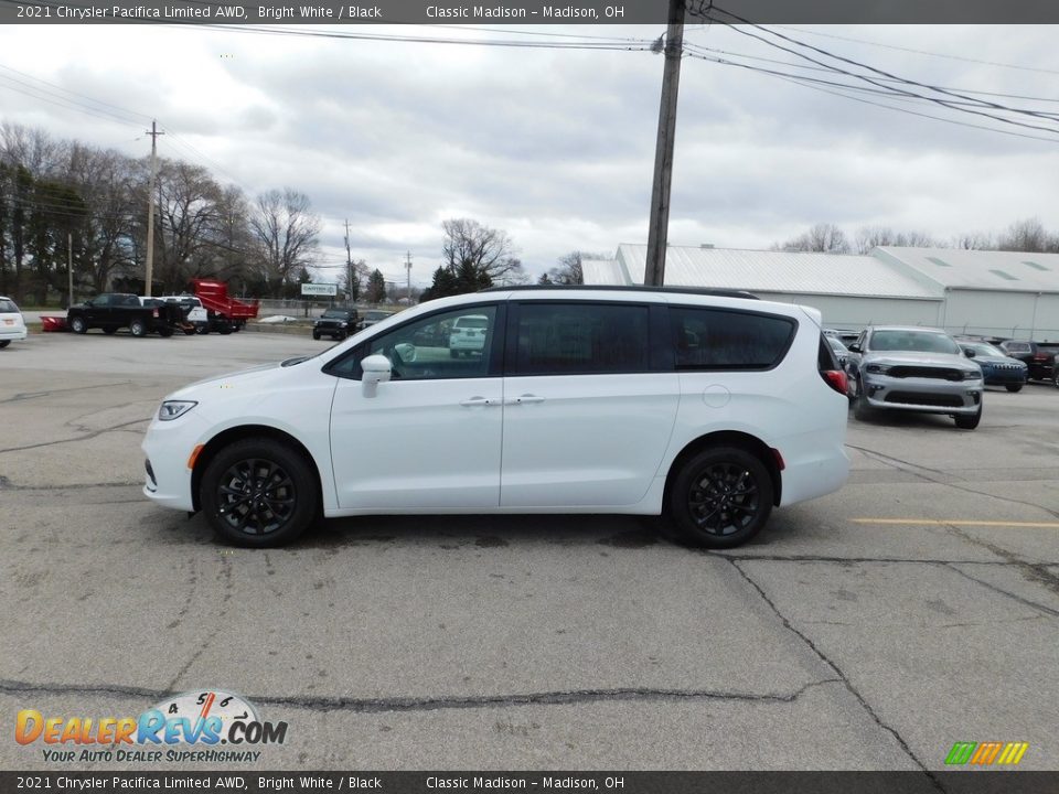 2021 Chrysler Pacifica Limited AWD Bright White / Black Photo #9